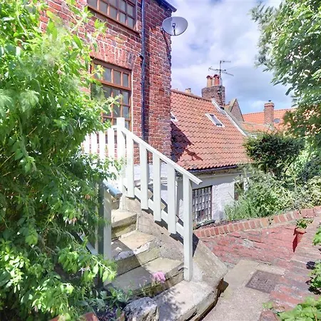 2 Bed In Oc-w904 Whitby