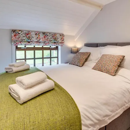 2 Bed In Oc-w904 Whitby