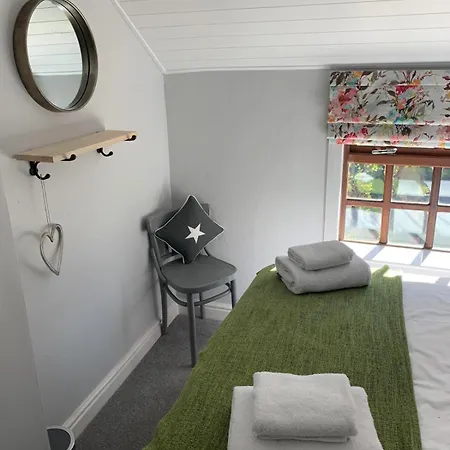 2 Bed In Oc-w904 Holiday home *