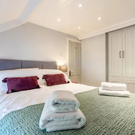 2 Bed In Oc-w904 Whitby